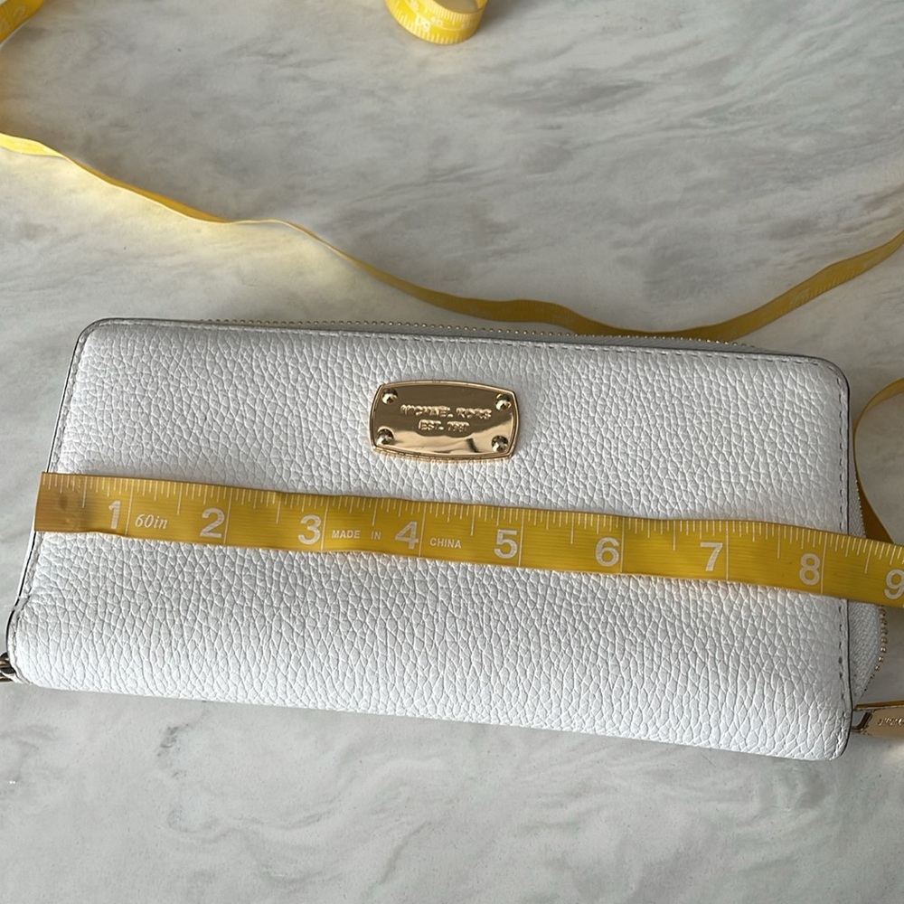 Michael Kors wallet - Picture 5 of 6